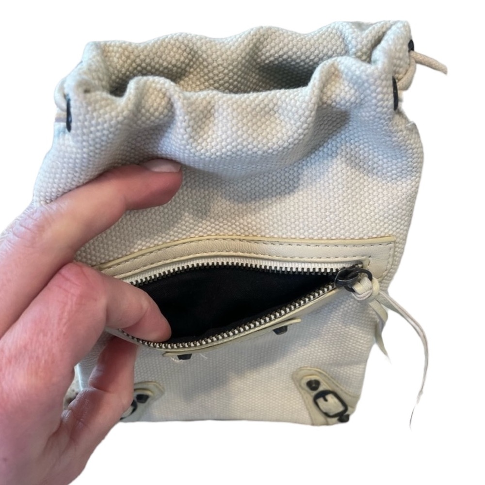 BALENCIAGA IVORY DRAWSTRING POUCH - Picture 3 of 5
